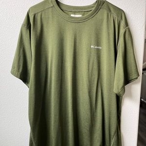 Mens Columbia tshirt NWT